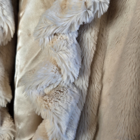 Cream Teddy Jacket - Picture 5 of 6